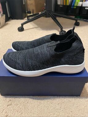 Tommy Bahama Black Knit Slip-On Sneakers with White Sole